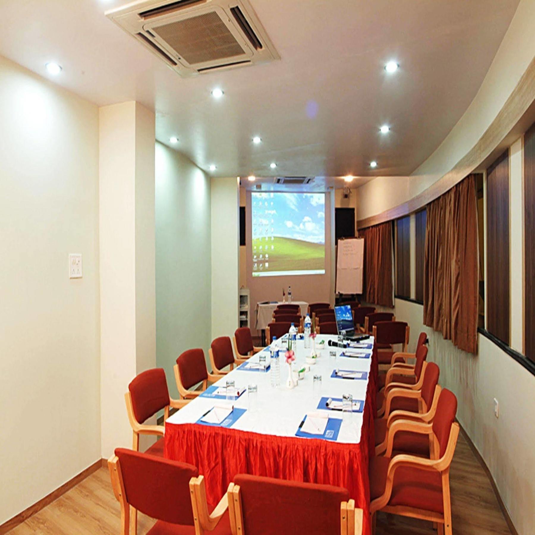 Sahil Sarovar Portico Lonavala Exterior foto