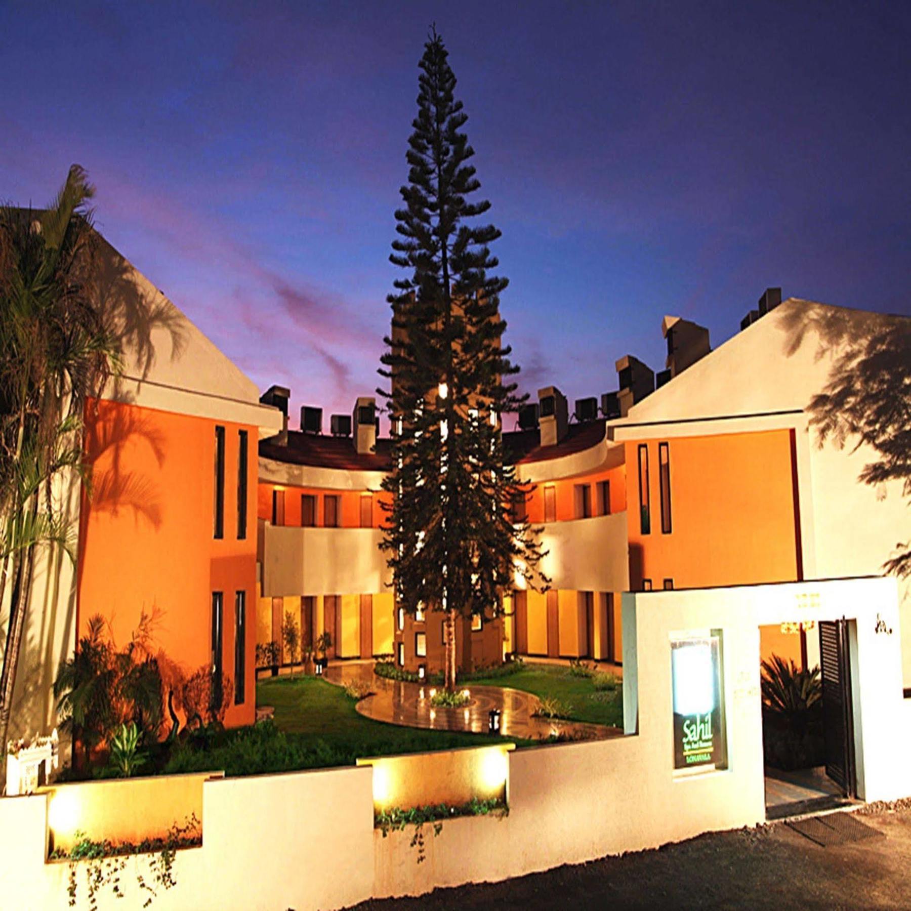 Sahil Sarovar Portico Lonavala Exterior foto